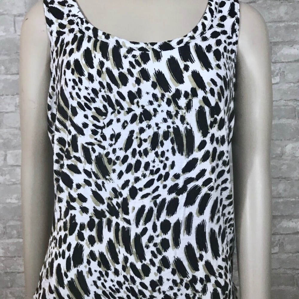 🎉HP!🎉. Chico's Sleeveless Animal Print Blouse
